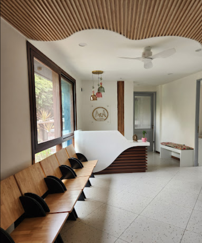 Aarna Orthopaedic Clinic reception desk Sahakar Nagar